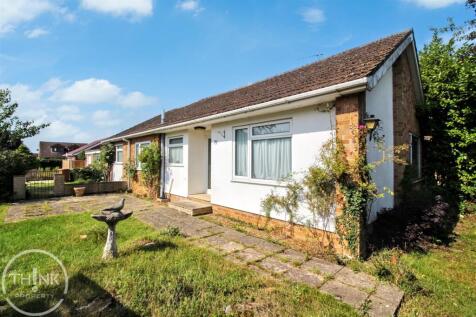 2 bedroom semi-detached bungalow for sale