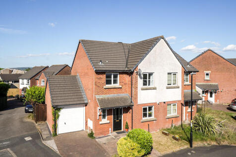 113 Redruth Drive, Carnforth... 3 bed semi