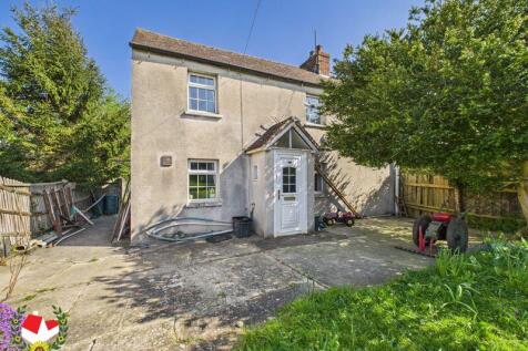 Cheltenham Road East, Churchdown... 3 bed detached house for sale