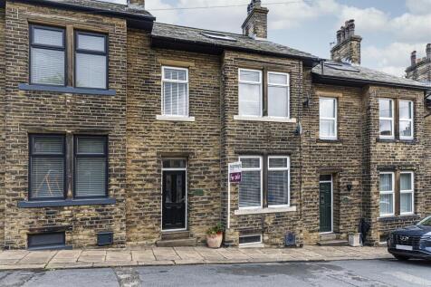 North View, Holywell Green, Halifax 3 bed terraced house for sale