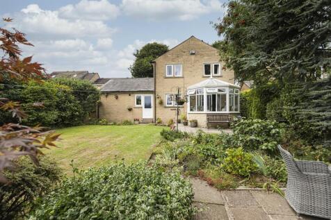 Highbury Court, Lower Edge Road... 4 bed detached house for sale