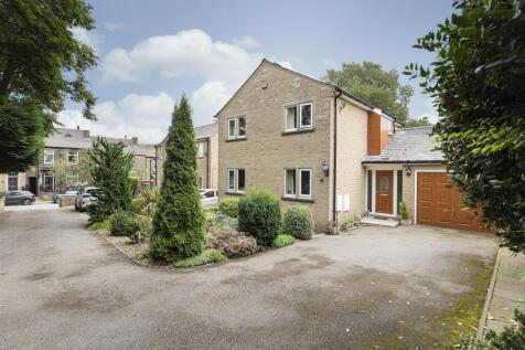 Highbury Court, Lower Edge Road... 4 bed detached house for sale