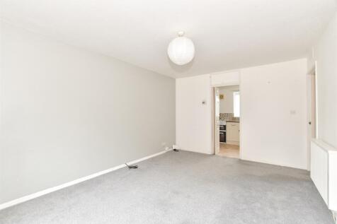 1 bedroom ground floor flat for sale