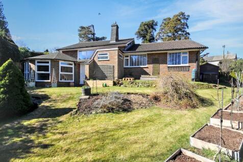 Hurtis Hill, Crowborough 4 bed detached bungalow for sale