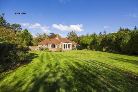 Beacon Road, Crowborough 3 bed detached bungalow for sale