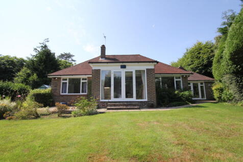 Beacon Road, Crowborough 3 bed detached bungalow for sale