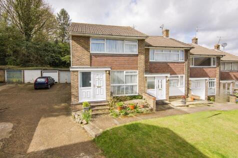 Western Gardens, Crowborough 2 bed end of terrace house for sale