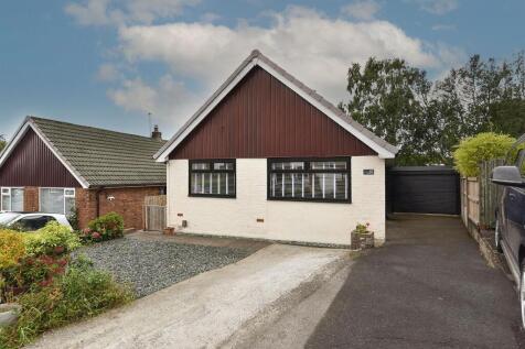 2 bedroom detached bungalow for sale