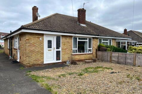 3 bedroom semi-detached bungalow for sale