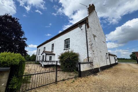 16, Thetford Road, Northwold... 6 bed detached house for sale