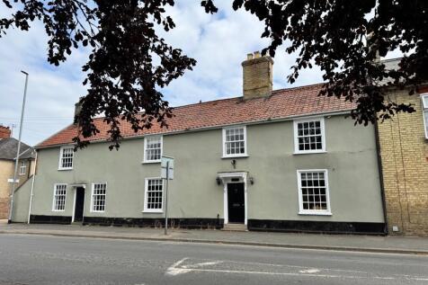 5 bedroom semi-detached house for sale