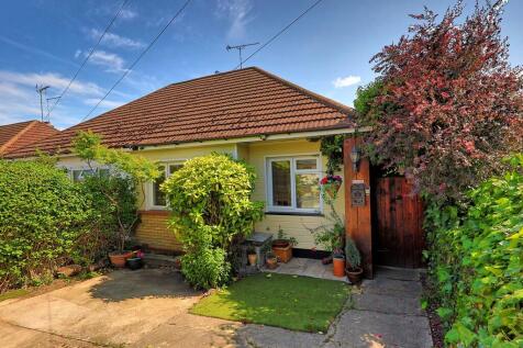 2 bedroom semi-detached bungalow for sale