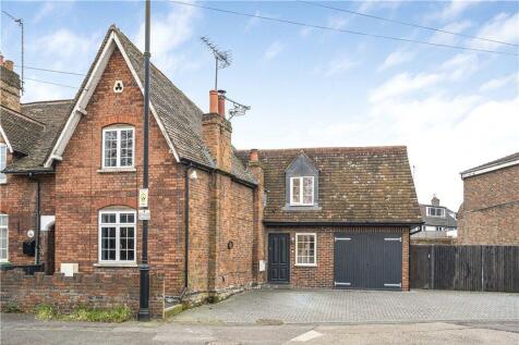 5 bedroom end of terrace house for sale