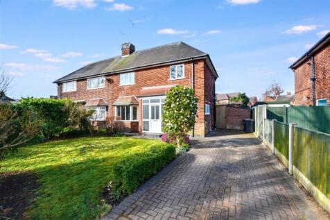 3 bedroom semi-detached house for sale