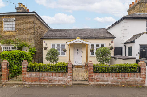 3 bedroom detached bungalow for sale