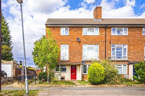 3 bedroom maisonette for sale