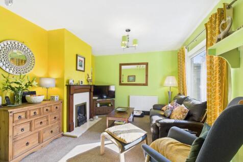Hallgarth Circle, Kendal LA9 3 bed semi