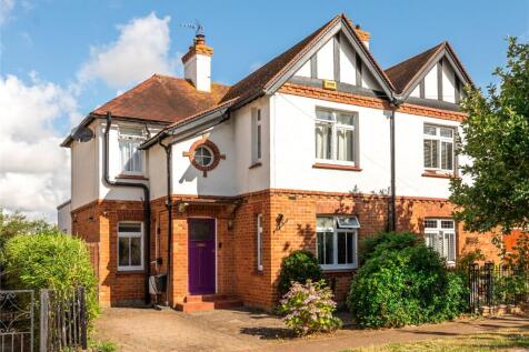 Egmont Avenue, Stony Stratford... 3 bed semi