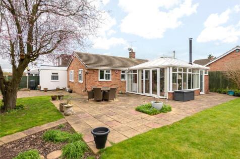 Worcester Close, Newport Pagnell... 2 bed bungalow for sale