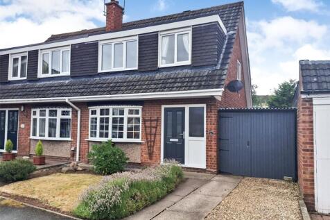 Beeches Road, Kidderminster... 3 bed semi