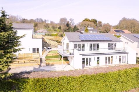 Hythe 4 bed detached house for sale