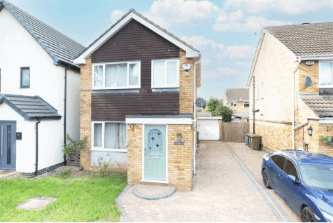 24 Roses Close, Wollaston 3 bed detached house for sale