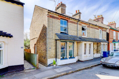 2 bedroom end of terrace house for sale