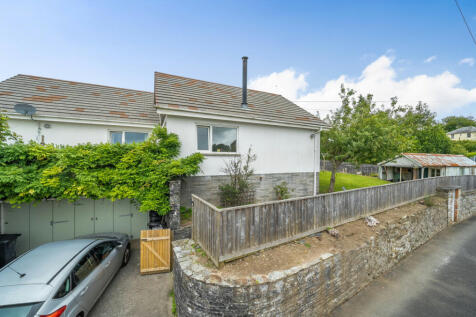 4 bedroom detached bungalow for sale