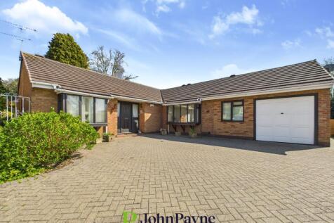 Gratton Court, Off Woodside Avenue... 3 bed bungalow for sale