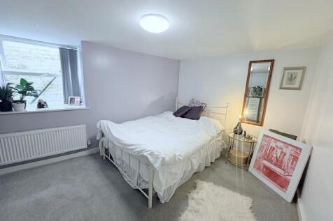 Millgate, Stockport SK1 2 bed flat for sale
