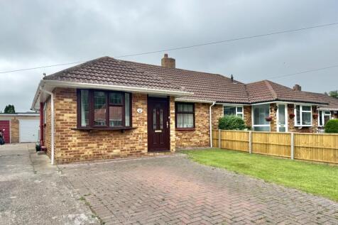 2 bedroom semi-detached bungalow for sale