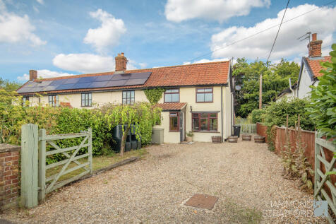 Long Stratton Road, Forncett St Peter 3 bed semi