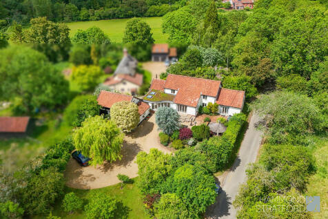 Cheneys Lane, Forncett St. Mary 5 bed barn conversion for sale