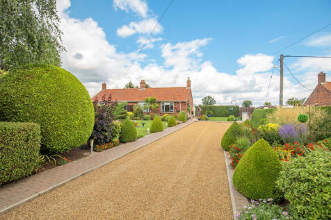 2 bedroom semi-detached bungalow for sale