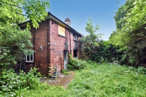 Selby Road, Leeds, West Yorkshire 3 bed semi
