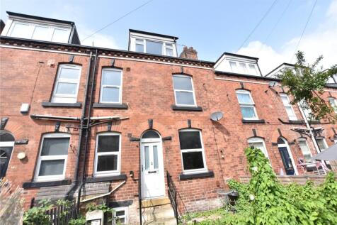 Hall Grove, Leeds, West Yorkshire 2 bed terraced house for sale