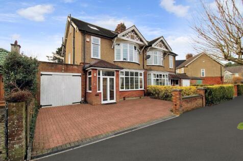 Ludlow Avenue, South Luton, Luton... 4 bed semi