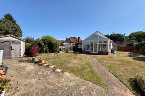 Lynwood Avenue, Stopsley, Luton... 3 bed detached bungalow for sale