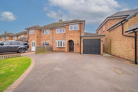 3 bedroom semi-detached house for sale
