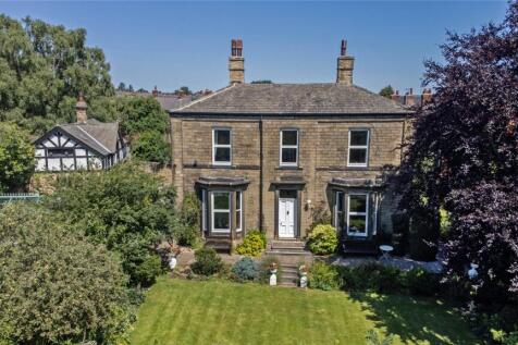 Sowood Lane, Ossett, West Yorkshire, WF5 4 bed detached house for sale