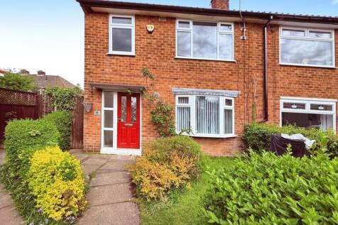 Laurel Avenue, Greater Manchester SK8 2 bed semi