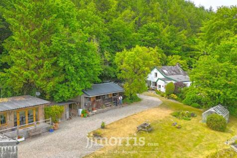 Cenarth, Newcastle Emlyn 4 bed property with land for sale