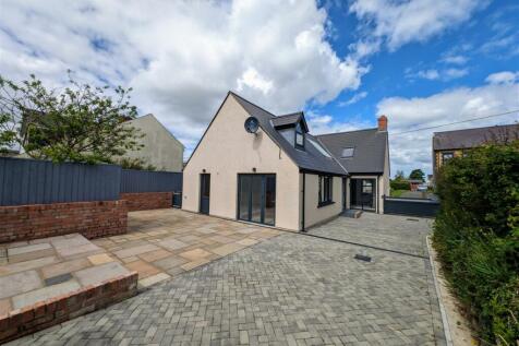 Llys Araul, 15 St. Davids Road... 4 bed detached bungalow for sale