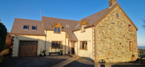 5 bedroom detached house for sale