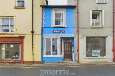 20 Main Street, Fishguard 2 bed terraced house for sale