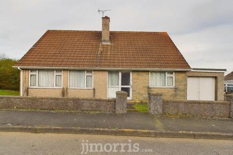 26 Penbanc, Fishguard 4 bed chalet for sale