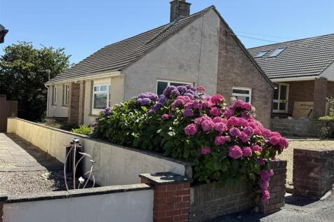 8 Pen Y Bryn, Fishguard 3 bed detached bungalow for sale