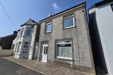 Whitland 3 bed detached house for sale