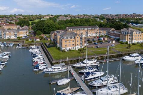 Medina View, East Cowes PO32 2 bed apartment for sale