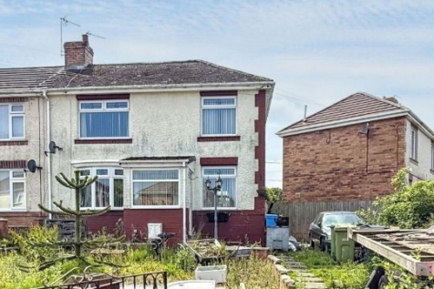 2 bedroom semi-detached house for sale